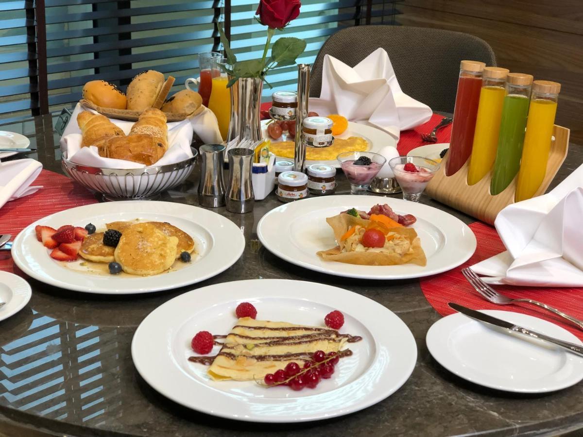 Ramada By Wyndham Continental Jeddah Otel Dış mekan fotoğraf