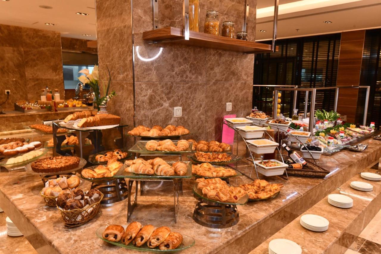 Ramada By Wyndham Continental Jeddah Otel Dış mekan fotoğraf