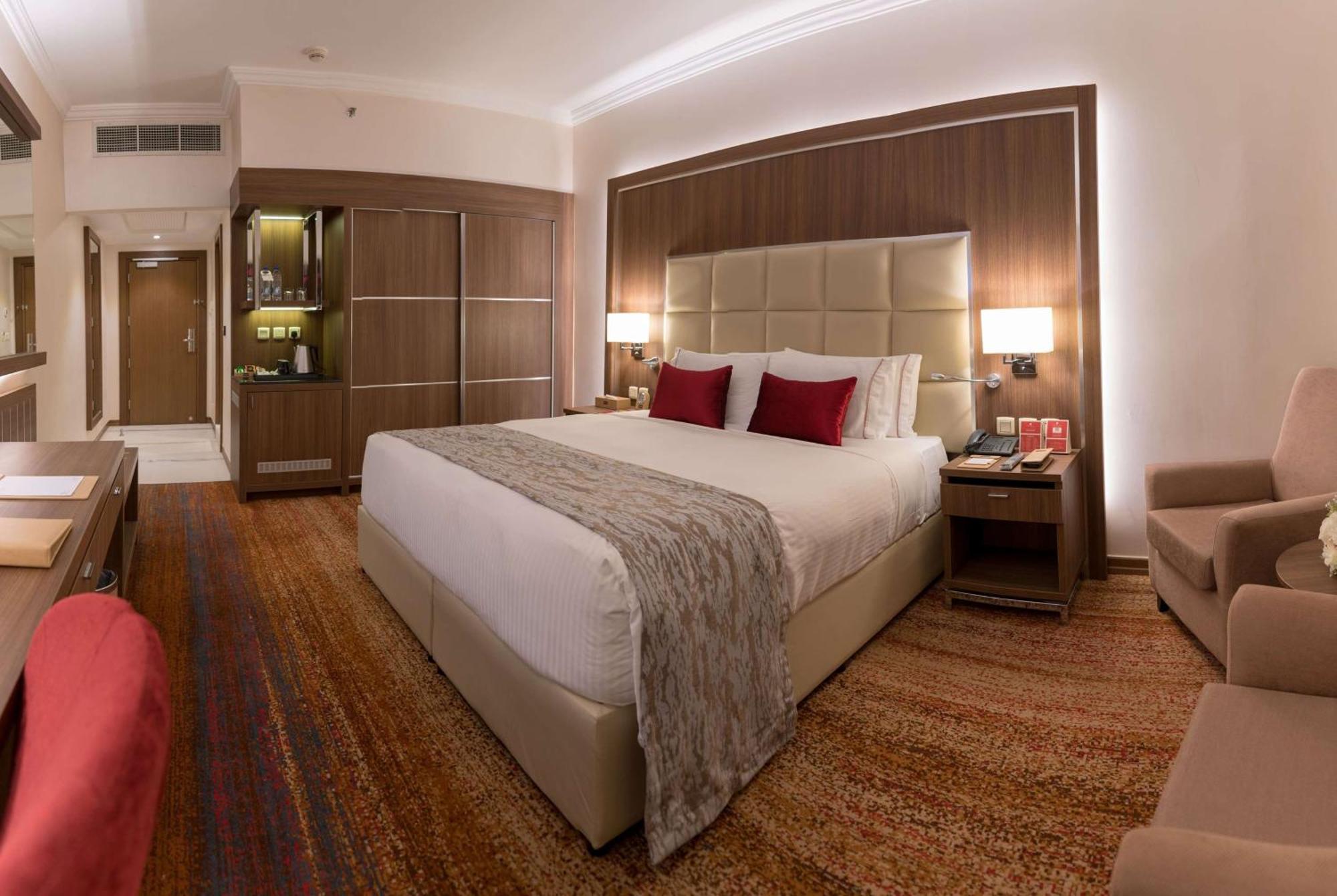 Ramada By Wyndham Continental Jeddah Otel Dış mekan fotoğraf