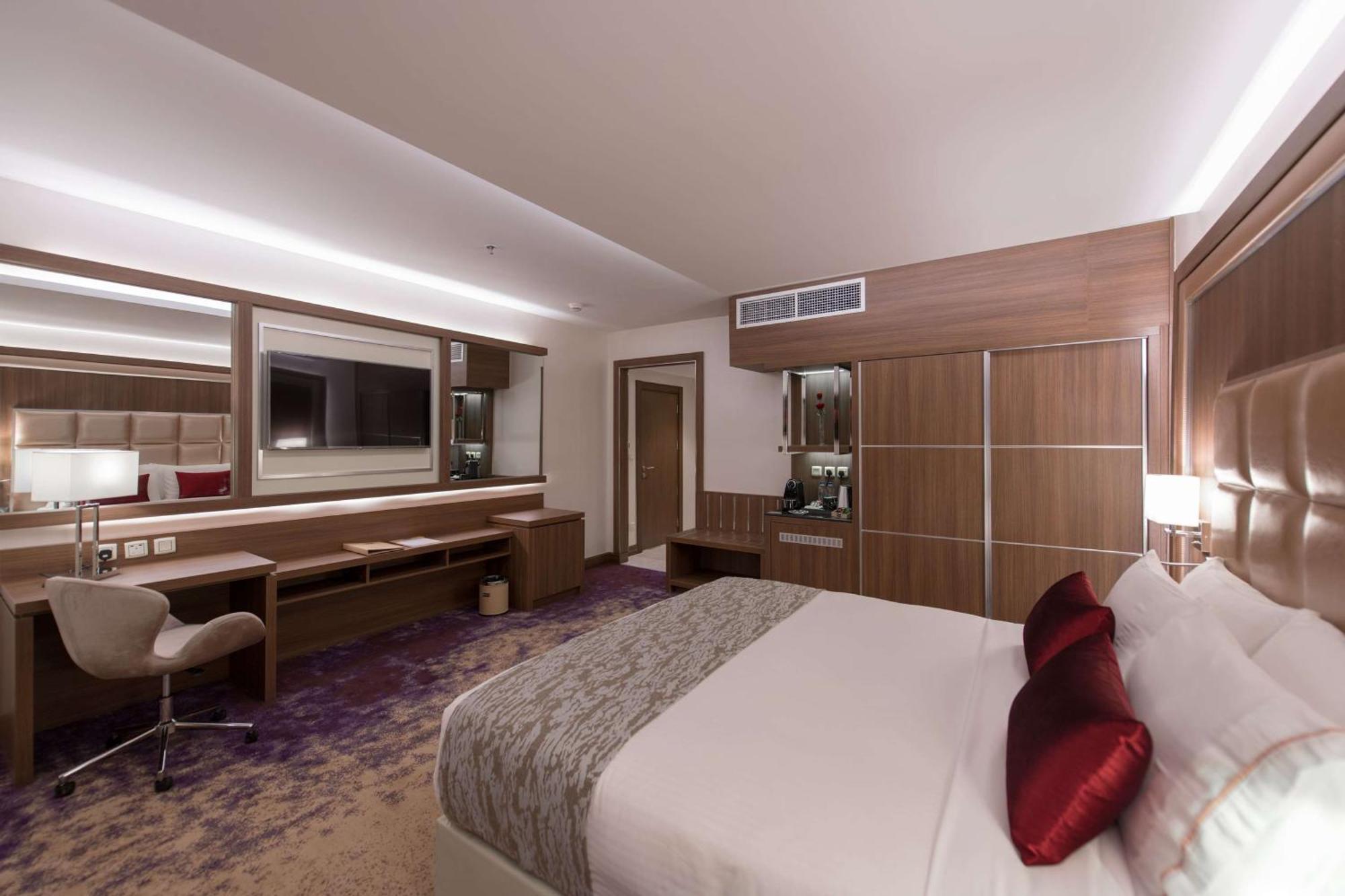 Ramada By Wyndham Continental Jeddah Otel Dış mekan fotoğraf