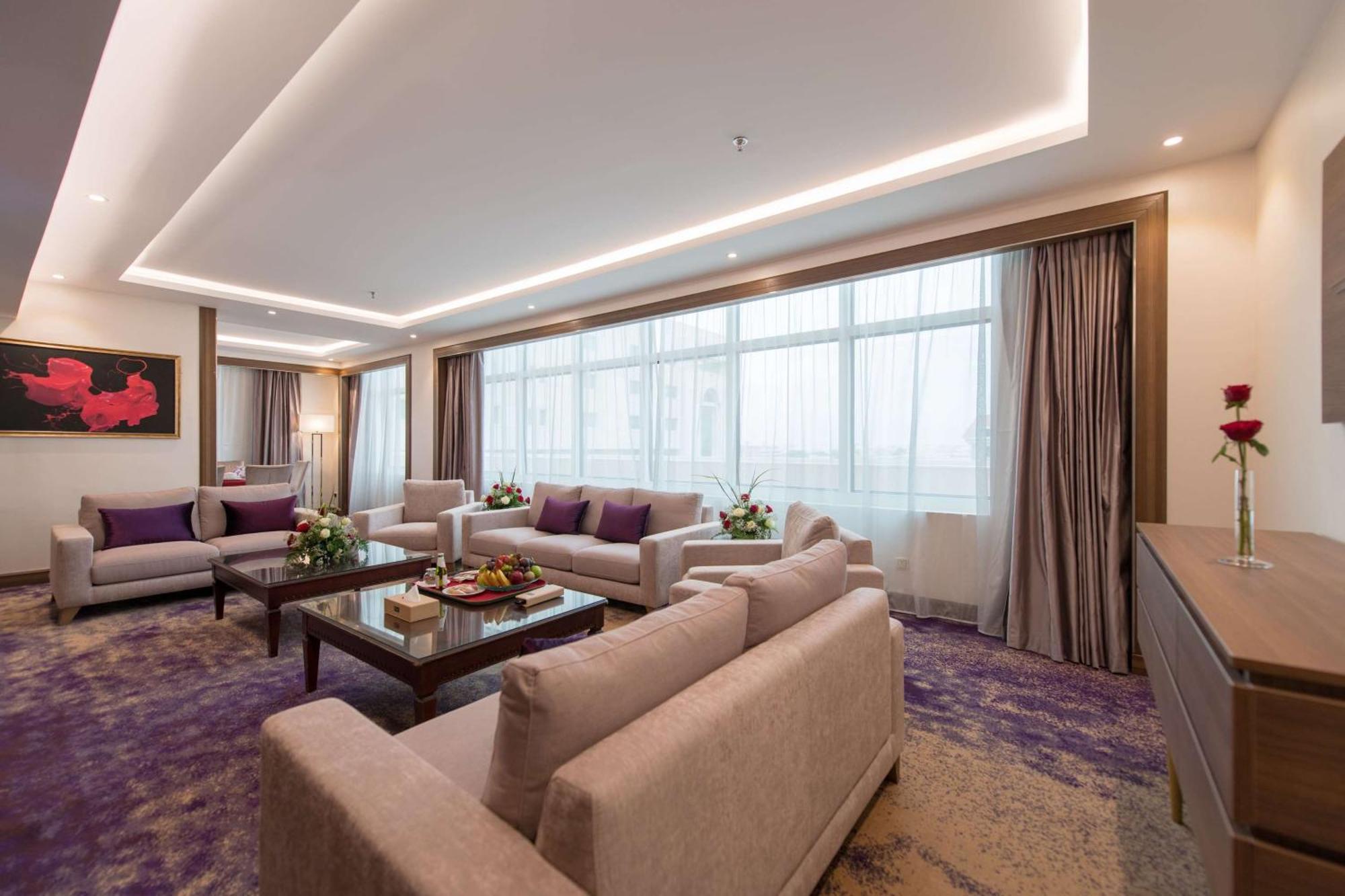 Ramada By Wyndham Continental Jeddah Otel Dış mekan fotoğraf