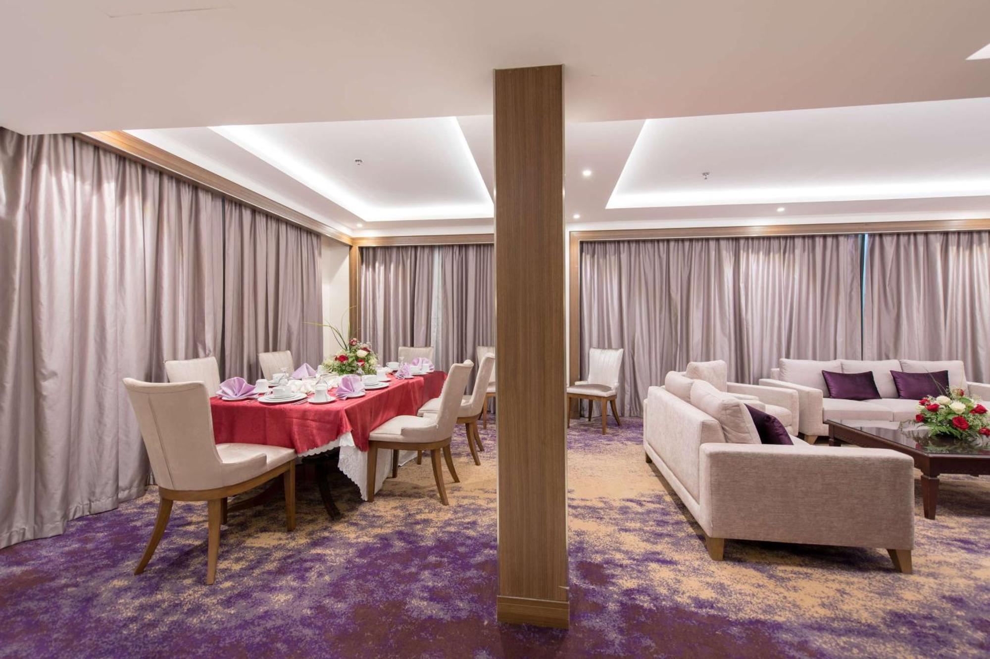 Ramada By Wyndham Continental Jeddah Otel Dış mekan fotoğraf