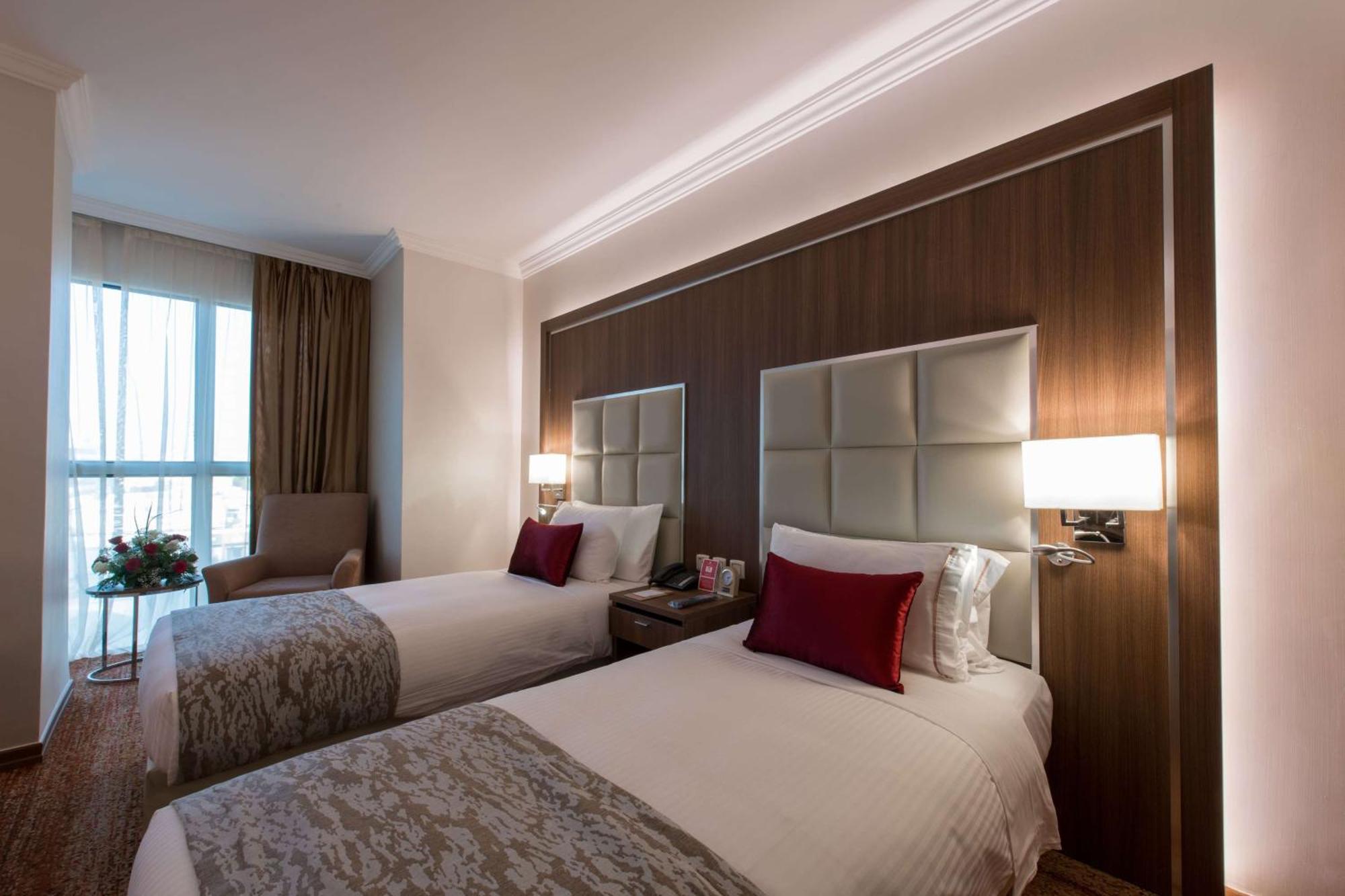 Ramada By Wyndham Continental Jeddah Otel Dış mekan fotoğraf