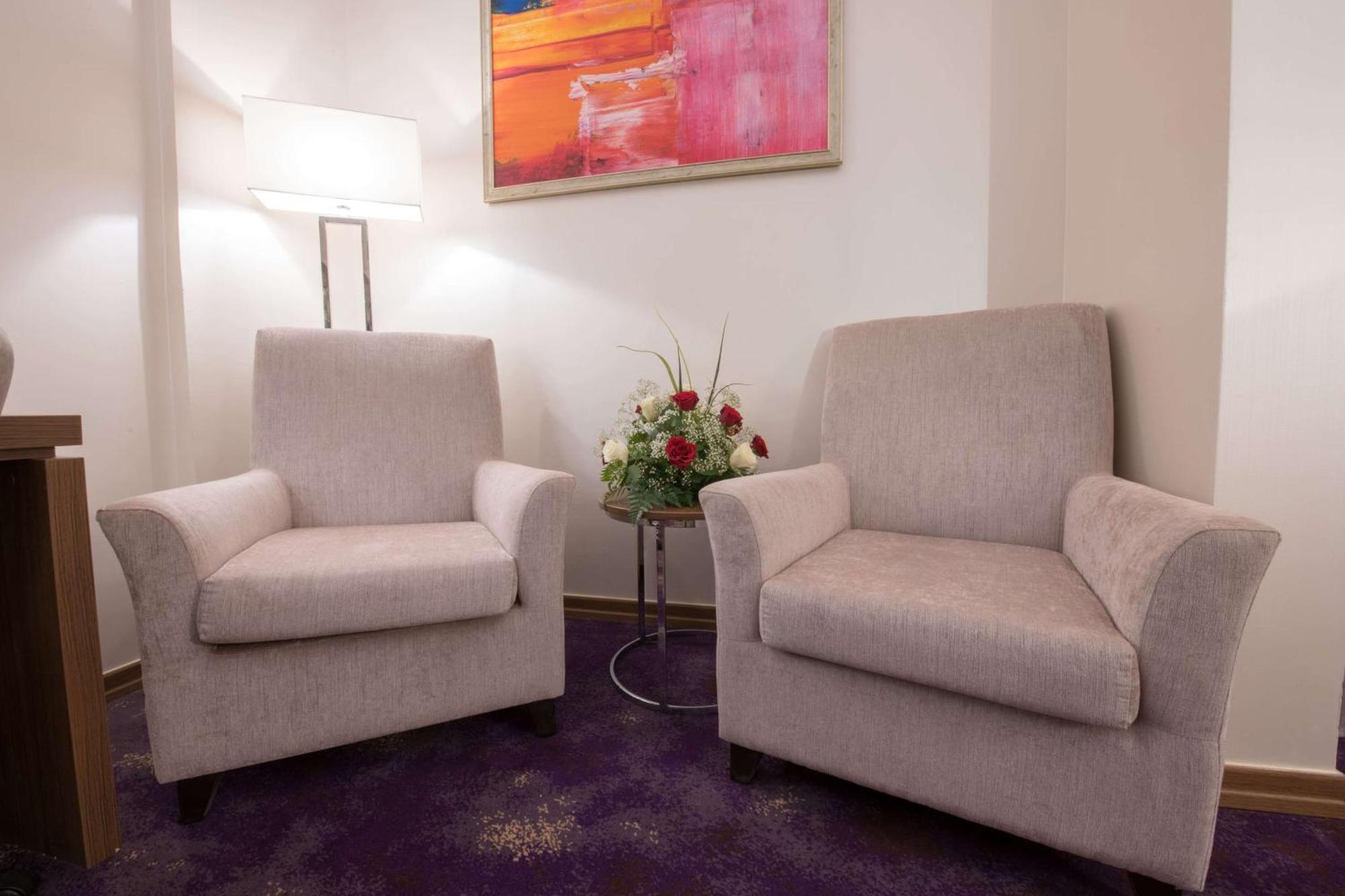 Ramada By Wyndham Continental Jeddah Otel Dış mekan fotoğraf