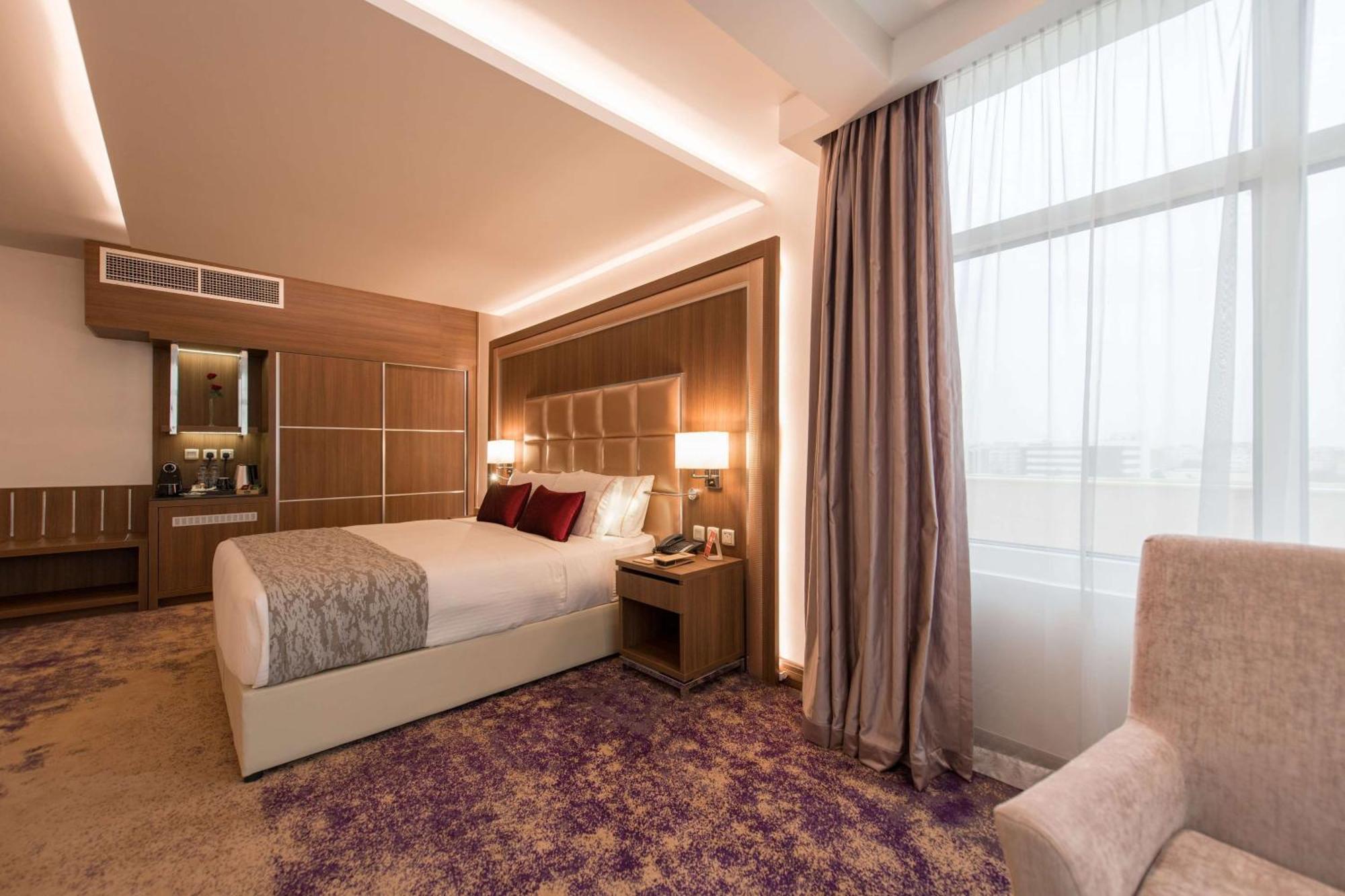 Ramada By Wyndham Continental Jeddah Otel Dış mekan fotoğraf