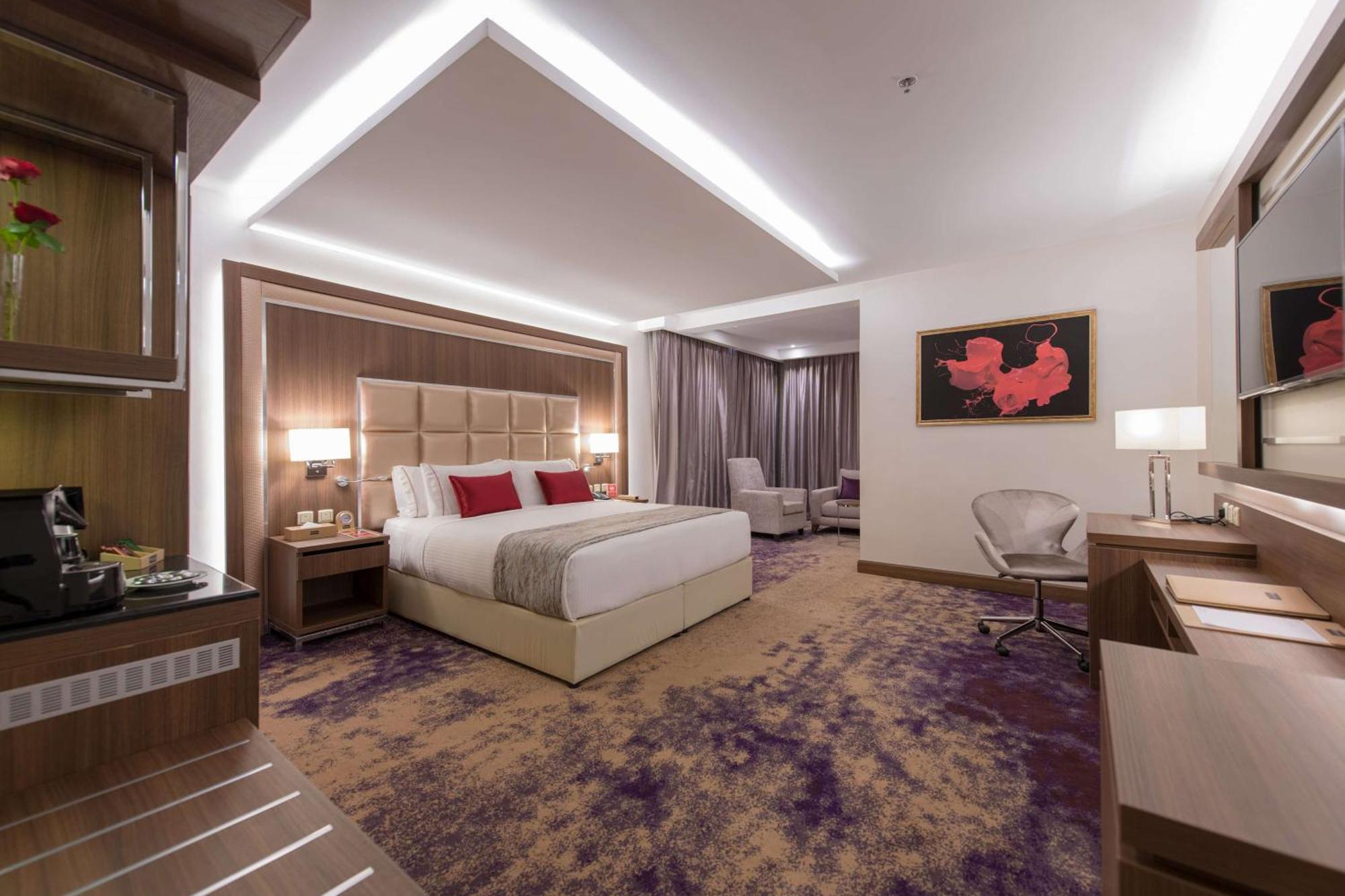 Ramada By Wyndham Continental Jeddah Otel Dış mekan fotoğraf