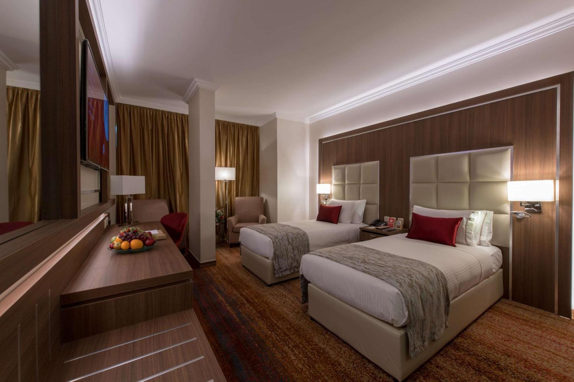 Ramada By Wyndham Continental Jeddah Otel Dış mekan fotoğraf