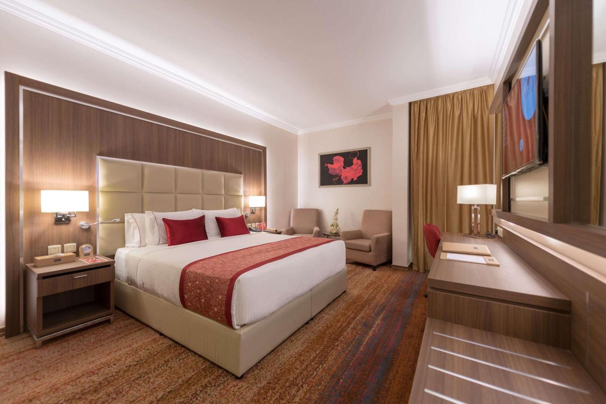Ramada By Wyndham Continental Jeddah Otel Dış mekan fotoğraf
