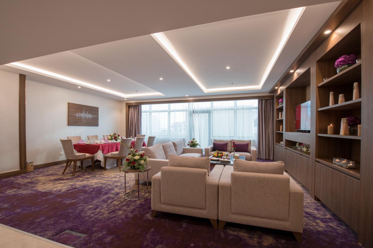 Ramada By Wyndham Continental Jeddah Otel Dış mekan fotoğraf