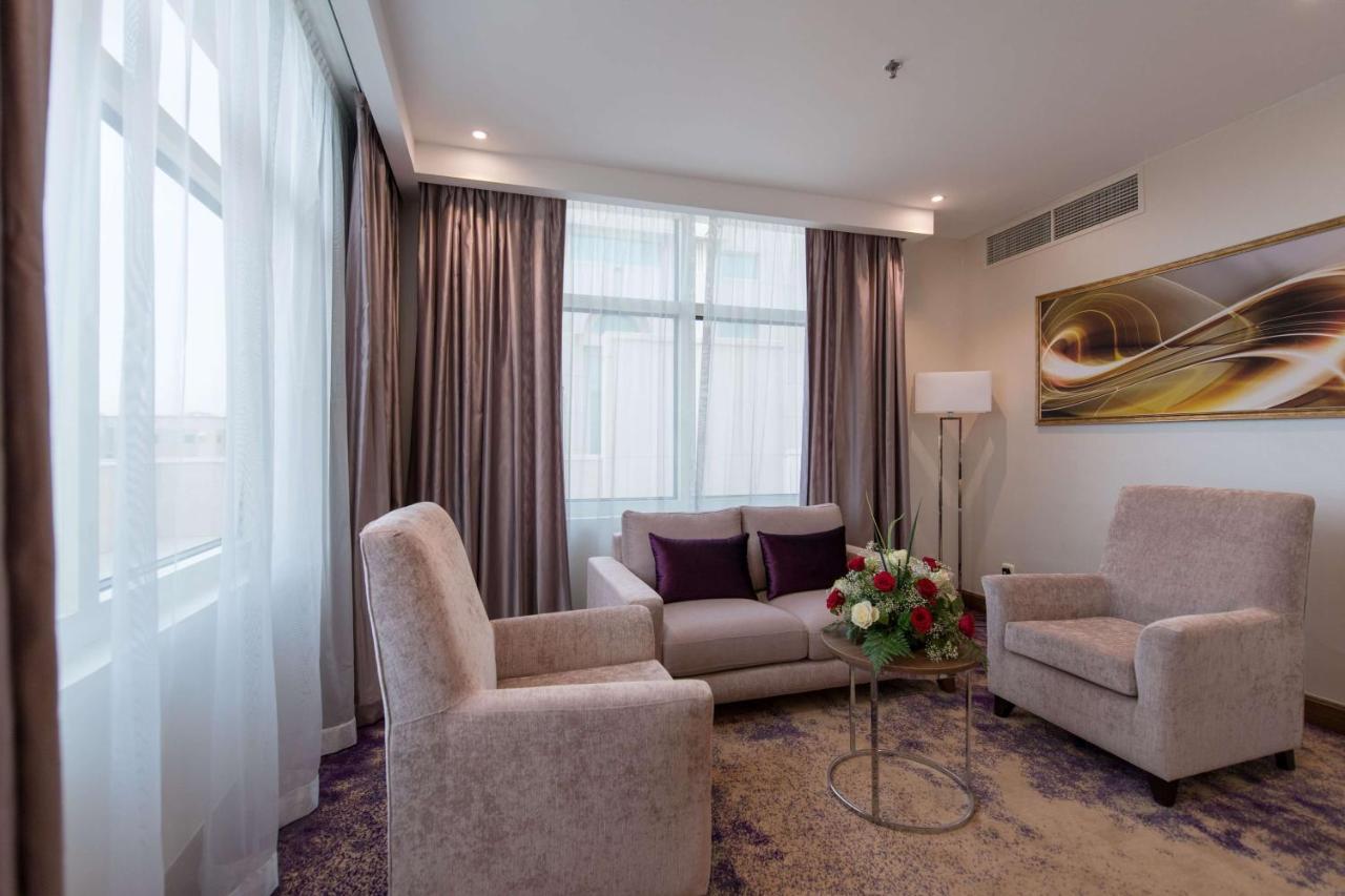 Ramada By Wyndham Continental Jeddah Otel Dış mekan fotoğraf